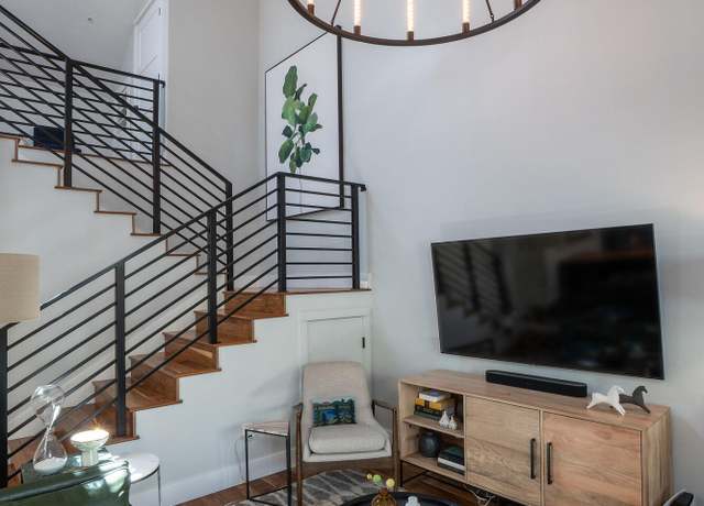 Property at 1949 NW Monterey Pines Dr Unit 4, Bend, OR 97703, 3 beds, 2.5 baths