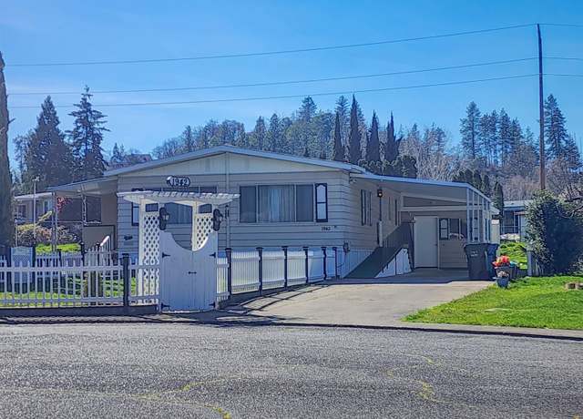 Property at 1942 Parkdale Dr Dr, Grants Pass, OR 97527, 3 beds, 2 baths