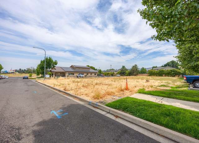 Property at 2722 American Ave, Medford, OR 97504