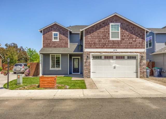 Property at 1078 Cathedral Way, Central Point, OR 97502, 4 beds, 2.5 baths