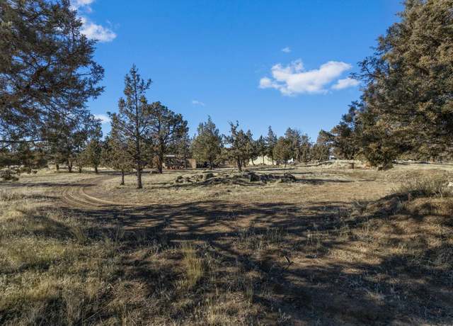 Property at 3240 NE 21st Dr, Redmond, OR 97756, 2 beds, 1 bath