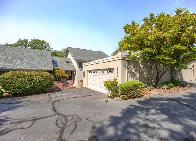 Property at 2675 Freedom Way, Medford, OR 97504, 2 beds, 2 baths