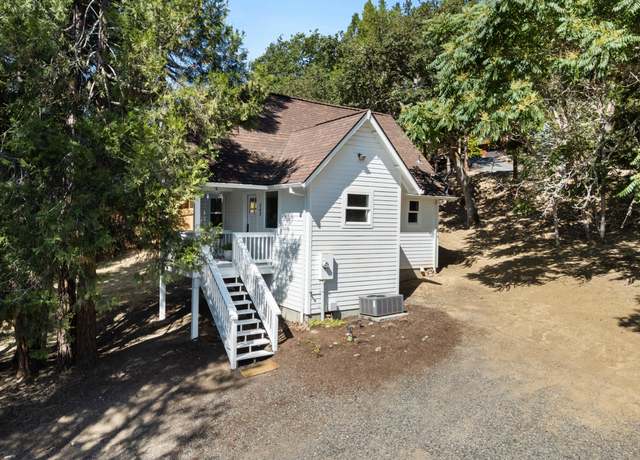 Property at 345 W Oak St, Jacksonville, OR 97530, 1 bed, 1 bath