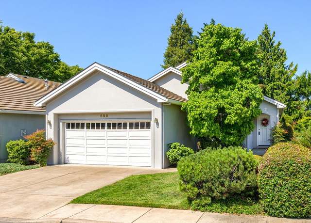 Property at 606 Summerwood Dr, Medford, OR 97504, 3 beds, 2 baths