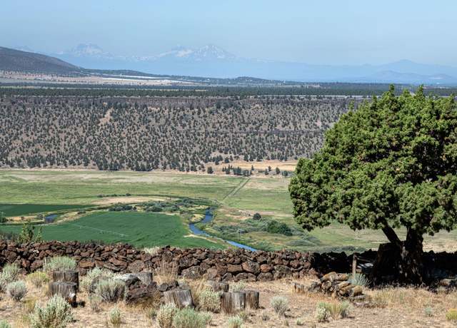 Property at 6233 SE Scenic Dr, Prineville, OR 97754, 3 beds, 2 baths