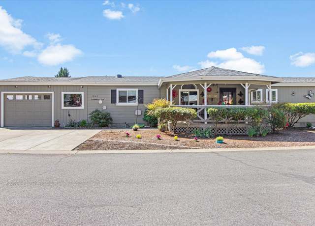Property at 1841 Tamarac Ln, Grants Pass, OR 97527, 3 beds, 2 baths