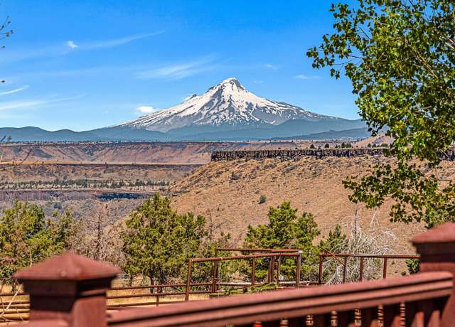 Property at 4154 NW Entriken Ln, Madras, OR 97741, 3 beds, 2.5 baths
