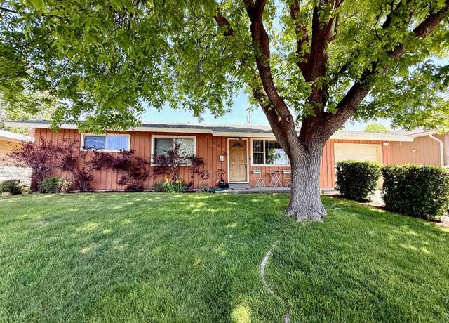 Property at 165 Dahlia St, Klamath Falls, OR 97601, 3 beds, 2 baths