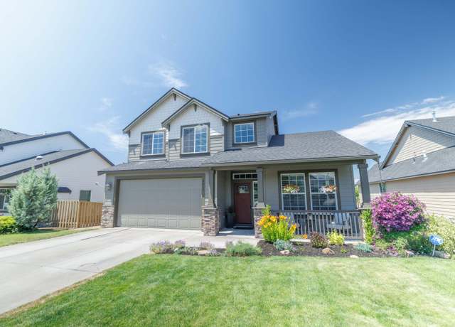 Property at 2613 SW 50th St, Redmond, OR 97756, 3 beds, 2.5 baths