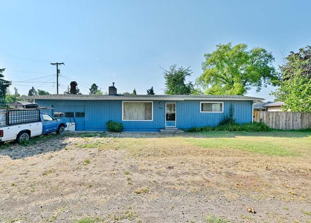 Property at 416 S Royal Ave, Eagle Point, OR 97524, 4 beds, 2 baths