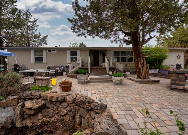 Property at 4715 NW 49th Ln, Redmond, OR 97756, 3 beds, 2.5 baths