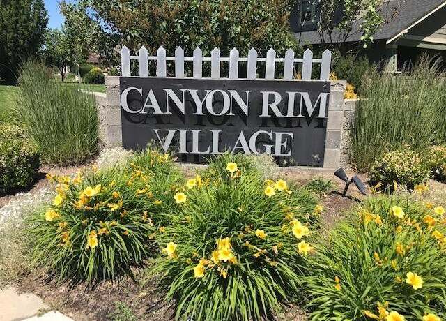 Property at 842 NW 18th Ct, Redmond, OR 97756