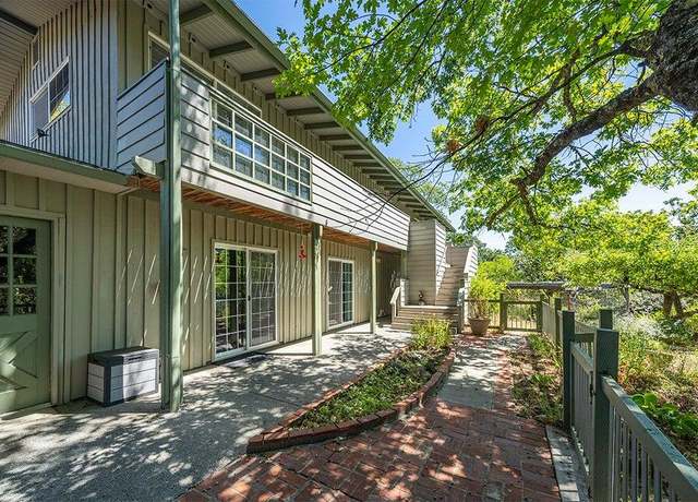 Property at 4356 W Griffin Creek Rd, Medford, OR 97501, 4 beds, 3 baths