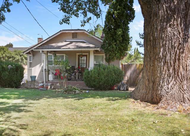 Property at 3282 Bursell Rd, Central Point, OR 97502, 4 beds, 3 baths