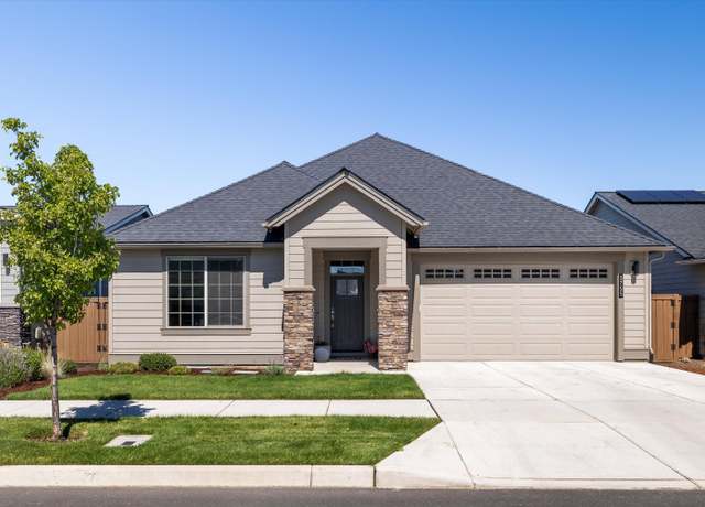 Property at 3755 NE Oakside Loop, Bend, OR 97701, 3 beds, 2.5 baths