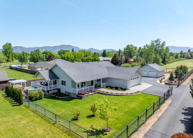 Property at 2905 Pruitt Pl, Grants Pass, OR 97527, 3 beds, 2 baths