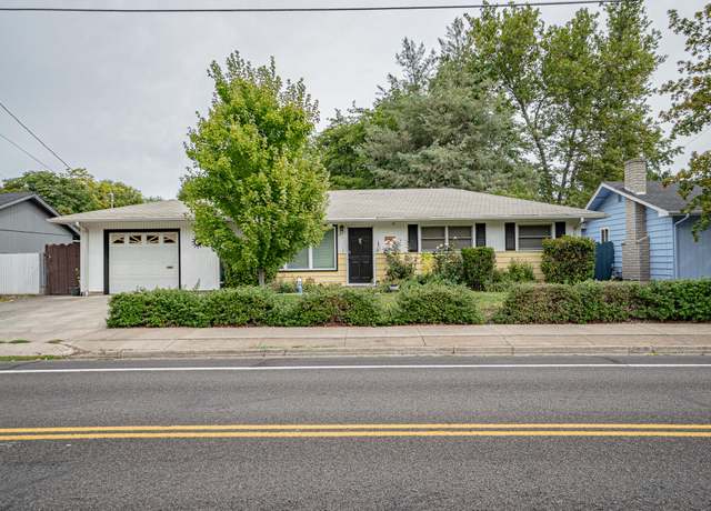 Property at 1409 Siskiyou Blvd, Medford, OR 97504, 3 beds, 2 baths