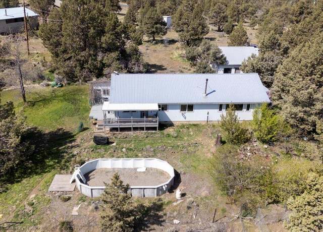 Property at 850 NW 103rd St, Redmond, OR 97756, 3 beds, 2.5 baths