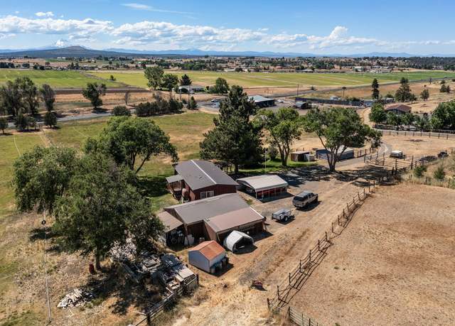 Property at 133 SW Tompsett St, Madras, OR 97741, 2 beds, 2 baths