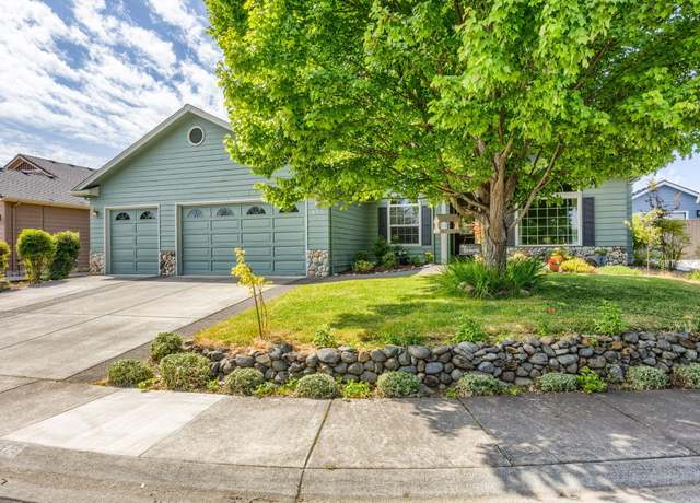 Property at 673 Mountain Ave, Central Point, OR 97502, 3 beds, 2 baths