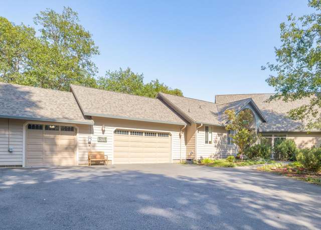 Property at 5668 Upper River Rd, Grants Pass, OR 97526, 3 beds, 2 baths