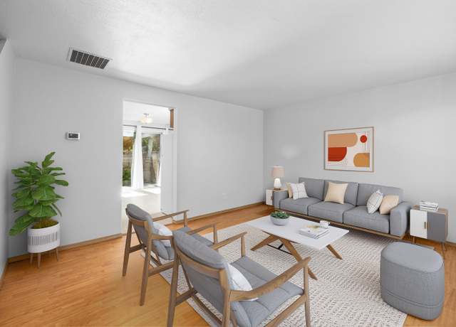 Property at 369 Glenn St, Ashland, OR 97520, 2 beds, 1.5 baths