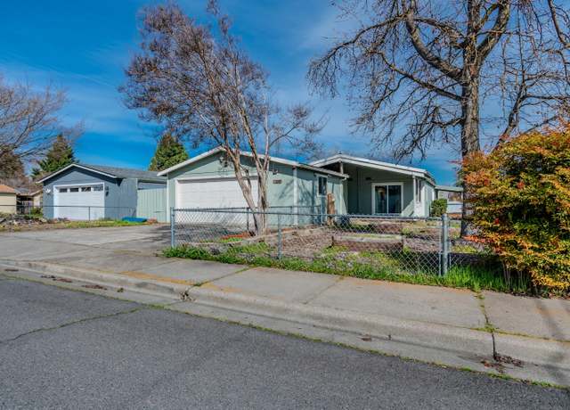 Property at 1300 Brentcrest Dr, Medford, OR 97501, 3 beds, 2 baths