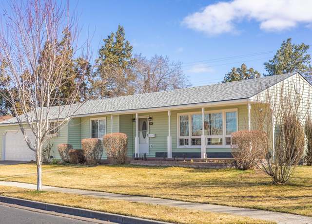 Property at 788 NW 9th St, Redmond, OR 97756, 3 beds, 2.5 baths