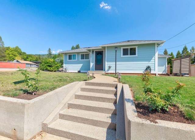 Property at 929 NE 9th St, Grants Pass, OR 97526, 2 beds, 1 bath