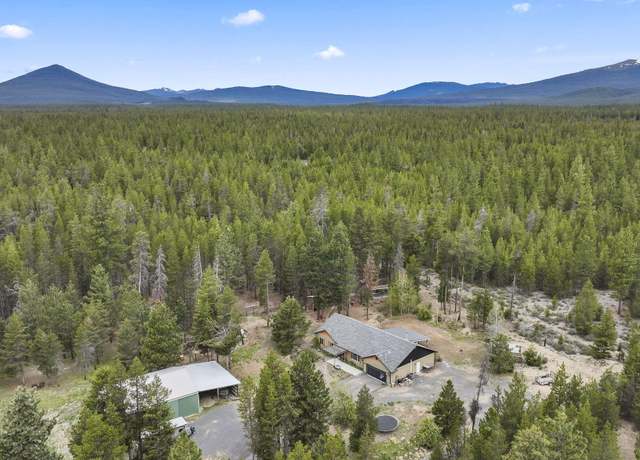 Property at 137240 Mohawk Dr, Crescent, OR 97733, 3 beds, 2.5 baths