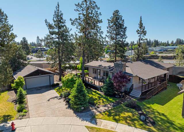 Property at 1063 SW Crosscut Ct, Bend, OR 97702, 4 beds, 2.5 baths