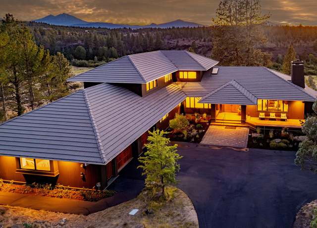 Property at 69305 Hawksflight Dr, Sisters, OR 97759, 4 beds, 3 baths