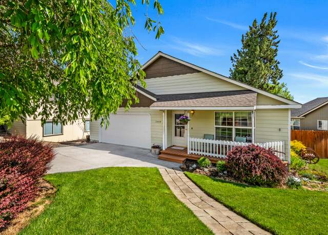 Property at 3559 SW Reindeer Ave, Redmond, OR 97756, 3 beds, 2 baths