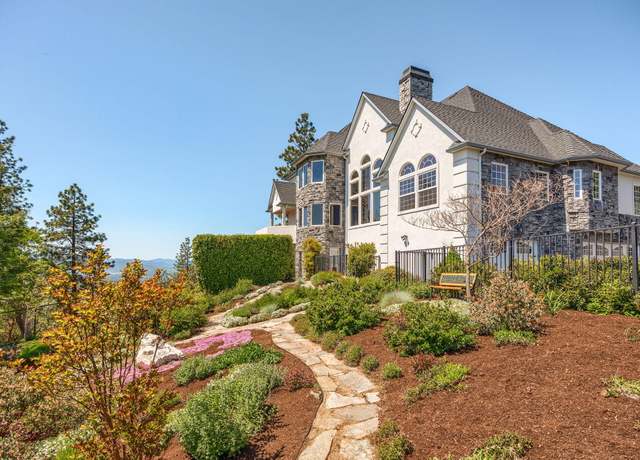 Property at 6430 Pine Ridge Dr, Medford, OR 97504, 4 beds, 5 baths