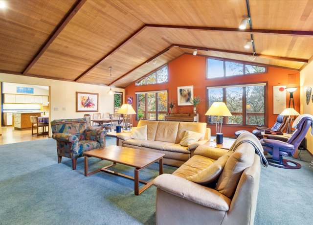 Property at 1624 NW Olmar St, Grants Pass, OR 97526, 4 beds, 3.5 baths