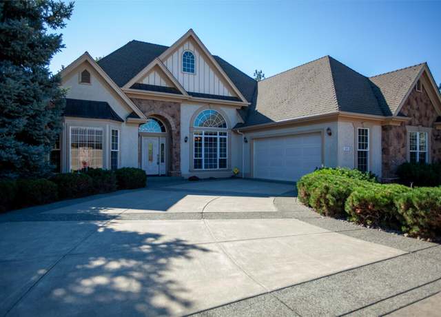 Property at 100 Pebble Creek Dr, Eagle Point, OR 97524, 3 beds, 2.5 baths