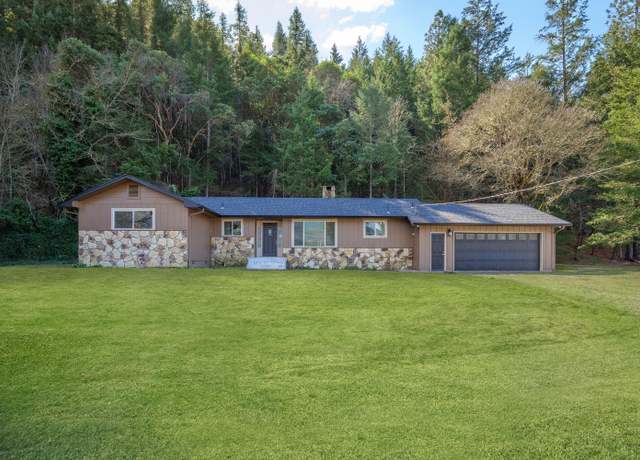 Property at 8882 Williams Hwy, Grants Pass, OR 97527, 3 beds, 2.5 baths