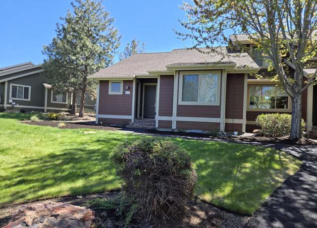 Property at 1379 Highland View Loop, Redmond, OR 97756, 2 beds, 2 baths