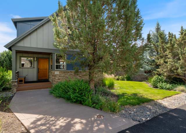 Property at 222 Presidio Park Ln, Redmond, OR 97756, 3 beds, 2.5 baths