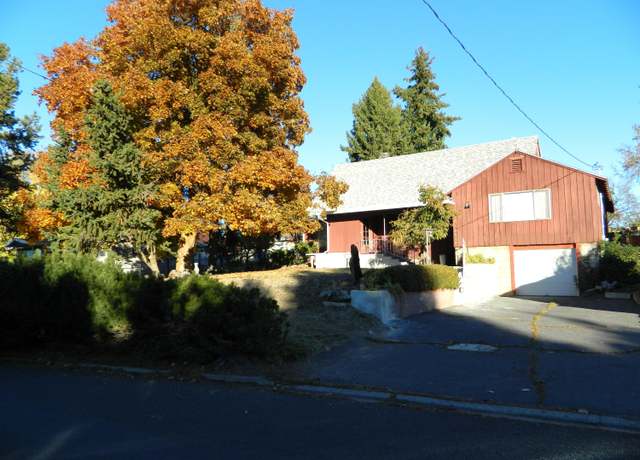 Property at 2427 California Ave, Klamath Falls, OR 97601, 3 beds, 2 baths