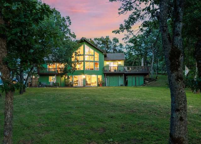 Property at 4291 Pioneer Rd, Medford, OR 97501, 4 beds, 3 baths