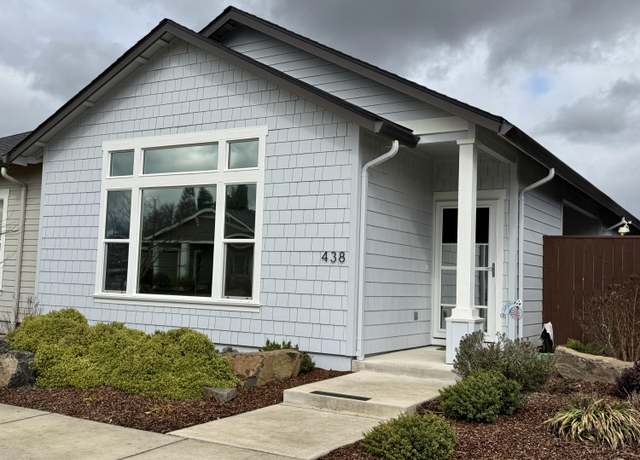Property at 438 Cheney Loop, Central Point, OR 97502, 2 beds, 2 baths