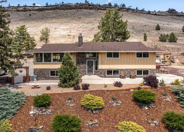 Property at 2649 SE Hill St, Prineville, OR 97754, 4 beds, 3 baths