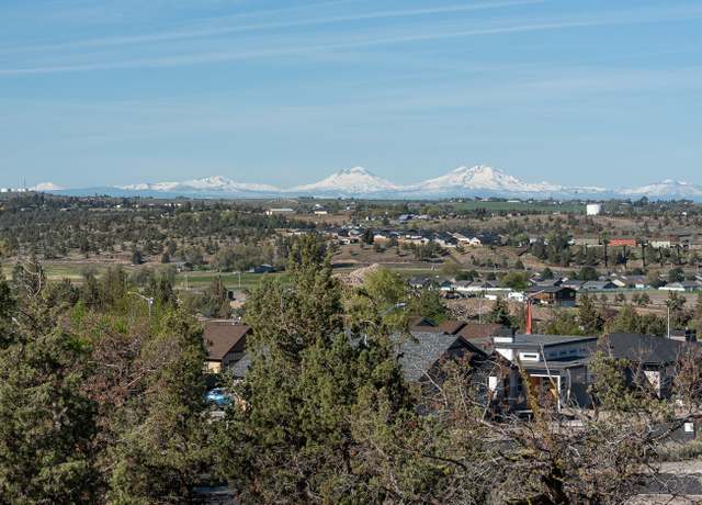 Property at 41 SE Larkspur Dr, Madras, OR 97741