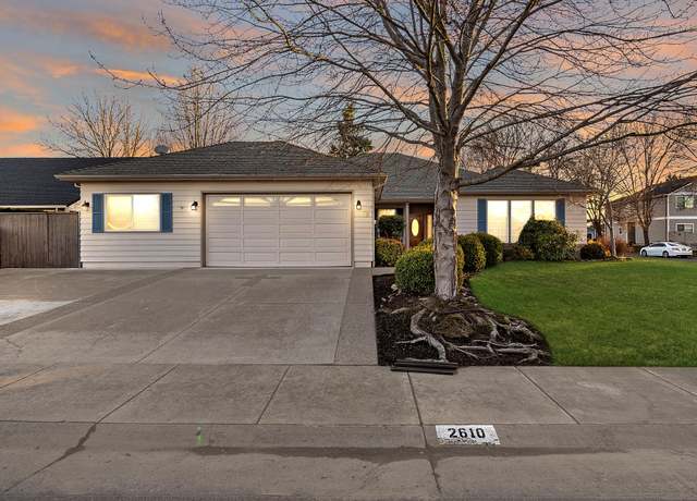 Property at 2610 Beebe Rd, Central Point, OR 97502, 5 beds, 3 baths