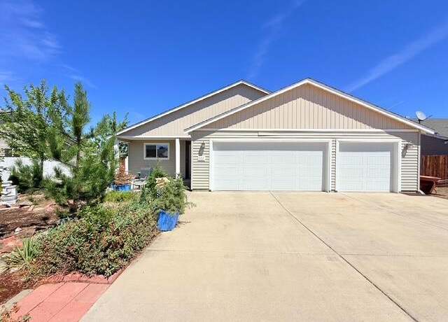 Property at 557 Metolius St, Culver, OR 97734, 3 beds, 2 baths