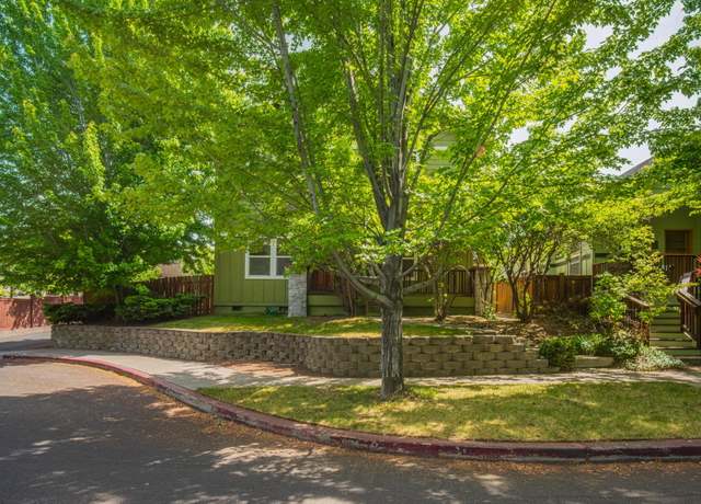 Property at 62713 Larkview Rd, Bend, OR 97701, 3 beds, 2.5 baths