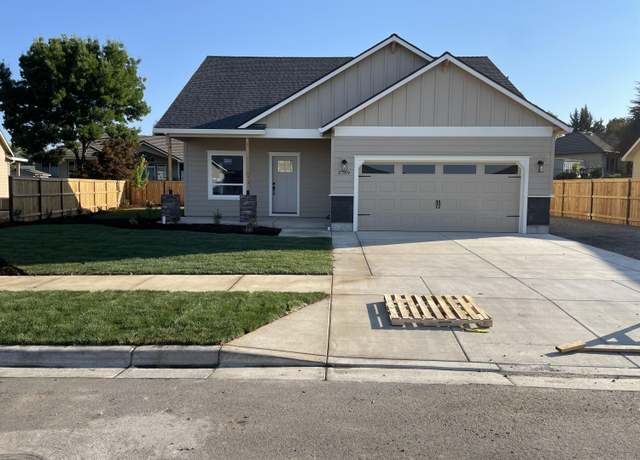 Property at 2769 Roberts Rd, Medford, OR 97504, 3 beds, 2.5 baths