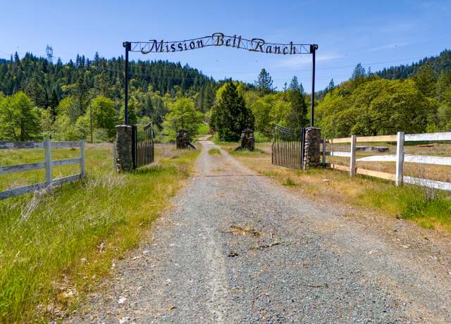 Property at 18435 E Evans Creek Rd, Rogue River, OR 97537, 4 beds, 3.5 baths