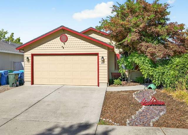 Property at 407 Canyon Way, Eagle Point, OR 97524, 3 beds, 2 baths